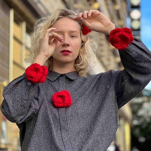 spinki i klamry do włosów 100% MERINO Czerwona RÓŻA SPINKA BROSZKA PIN