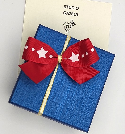 Zawieszka ze złotą perłą Studio Gazela