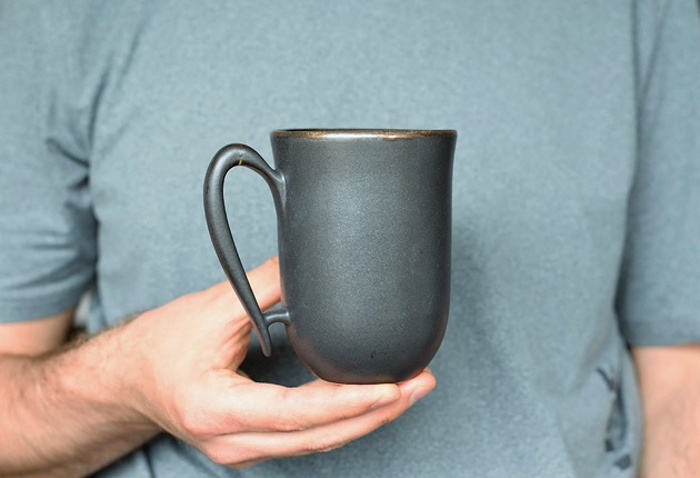 Kubek Ceramiczny Czarny Mat i Złoto 325 ml Ceramika Ciepliki