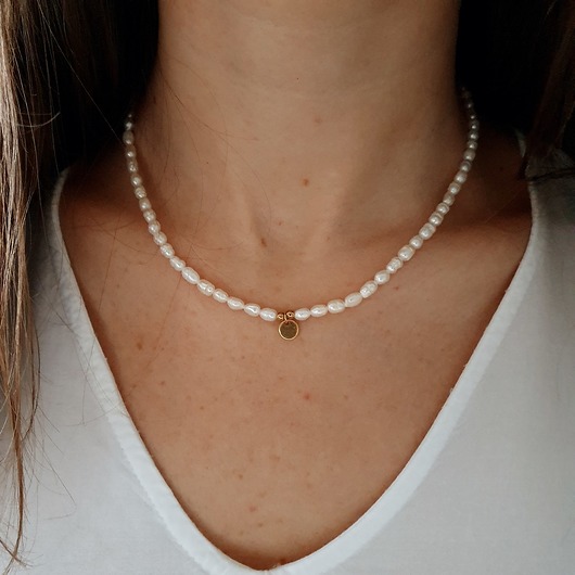 choker z pereł z zawieszką LEI handmade 