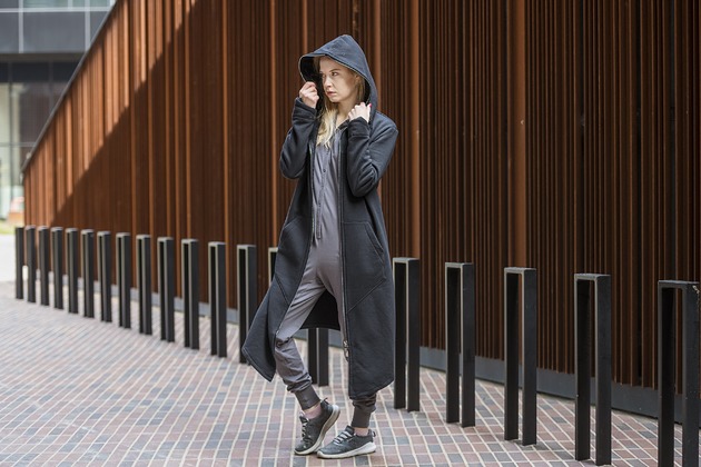 bluza z kapturem damska Długi płaszcz EXPRESS czarny