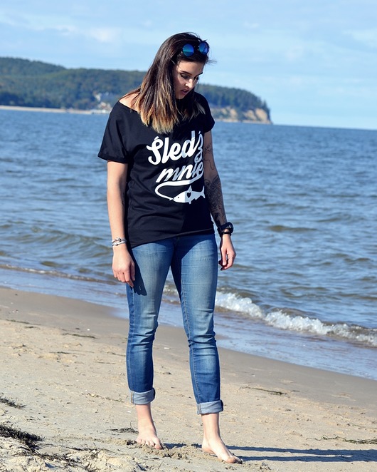 T-shirt oversize ŚLEDŹ MNIE ZAKLAD ze 3MIASTO