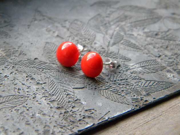 kolczyki wire wrapping Mleczna pomarańczka   kropki - sztyfty