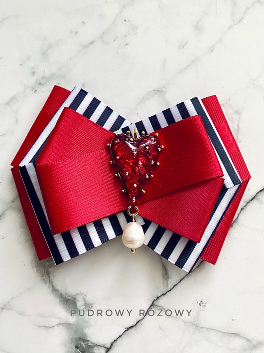 broszki Brosza z niesamowitym sercem z 3d z perełką    NEW