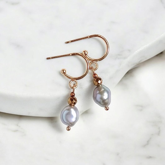 kolczyki pozłacane Srebrne perły - kolczyki na okrągłych sztyftach