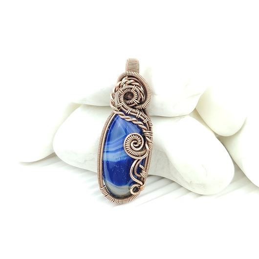 wisiory Wisiorek z niebieskim agatem wire wrapping