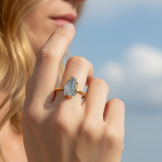 pierścionki złote Pierścionek z Błękitnym Celestynem