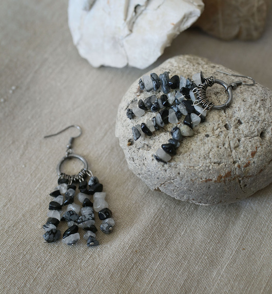 kolczyki - inne Długie kolczyki czarno-białe z turmalinem i kryształem górskim