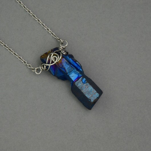 naszyjniki - inne Naszyjnik talizman surowy kryształ górski kwarc tytanowy