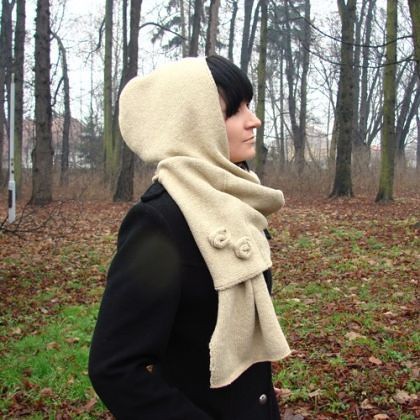 szalokaptur z mufką beżowy halo pracownia