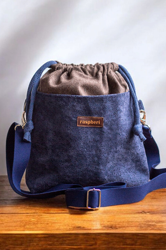 torebki mini Brązowo-granatowa listonoszka z kominem