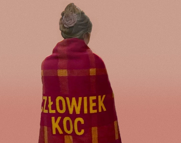 Człowiek koc koce inne niż wszystkie