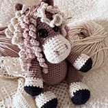 Szydełkowy konik  Atelier Liliputki